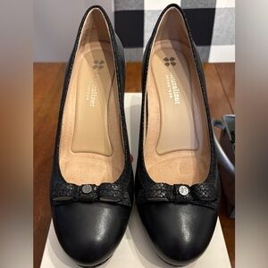 Naturalizer Black Heels with Bow Detail 7.5